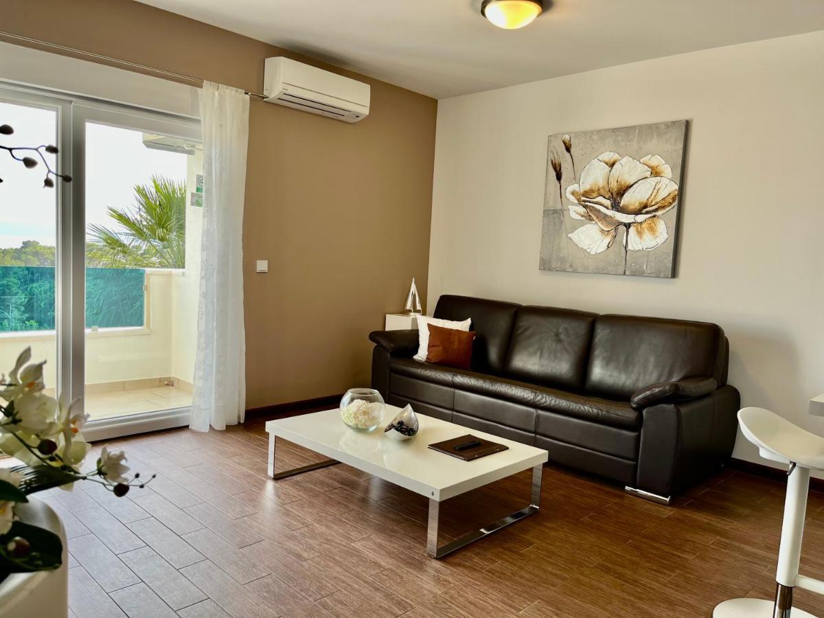 Apartments Casabrillantin Tucepi Exterior photo